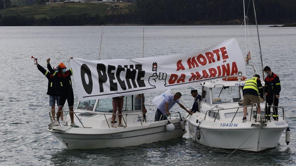 LOS LUNES "SIN" SOL - Artículo de opinión para La Voz de Galicia.